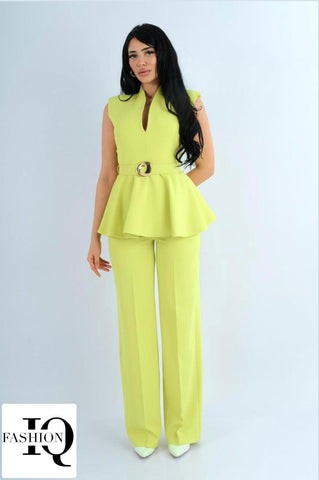 ELVE STYLE SRL Salopeta Starshine Fistic costume featuring vibrant star pattern and comfortable fabric, designed for fun dress-up.