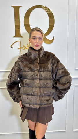 Haina blana artificiala Luissa Brown