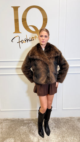 Jacheta blana artificiala Chinti Brown