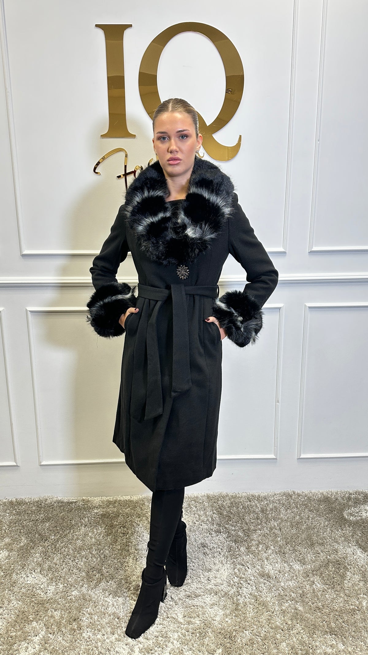 Palton lung  cu blana  artificala Mannifesto Black