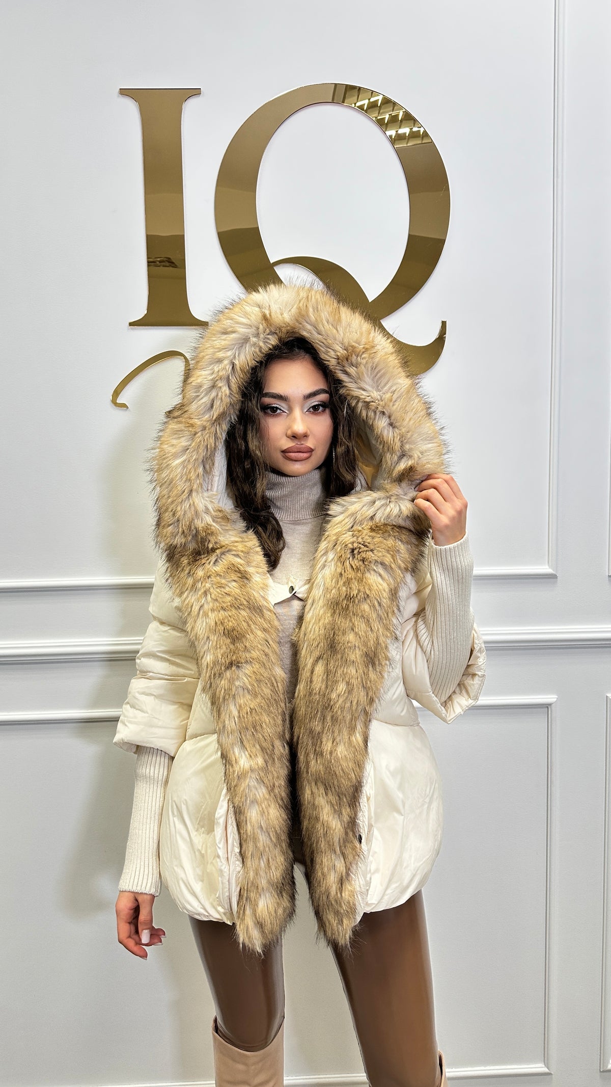 Geaca blana artificiala Florencia maneca tricot Cream