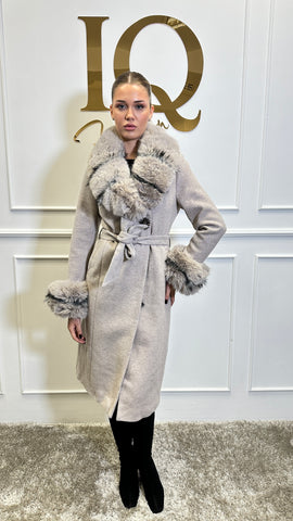 Palton lung  cu blana  artificala Mannifesto Beige