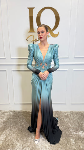 Rochie Erallea Minth de la iqfashioncluj, rochie elegantă din material fin, în tonuri neutre, vizibilă pe imagine.