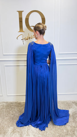 Rochie Kalenda electric blue de la iqfashioncluj, croială modernă și detalii elegante, vizibilă în imagine.