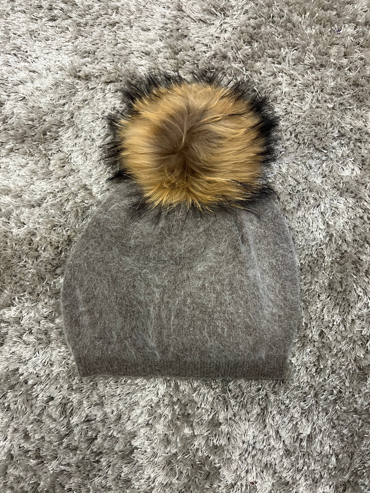 Sapca pompon natural Athena Grey