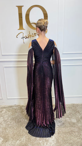 Rochie Cathia Purple de la iqfashioncluj, rochie elegantă violetă, detalii fine și croială modernă, pe model.